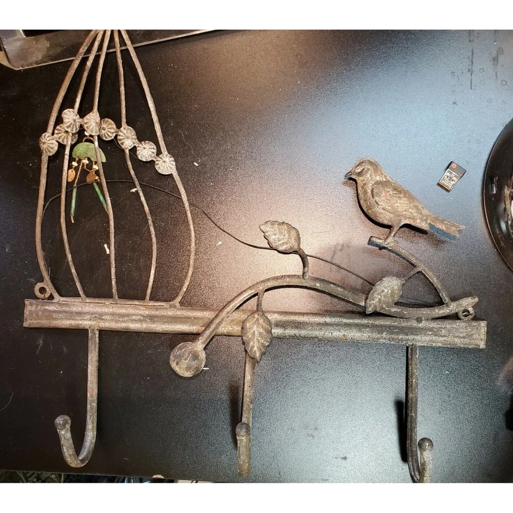 Rustic Metal Bird‎ and Birdcage Wall Hook Rack 3-Hook Entryway Organizer Bronze